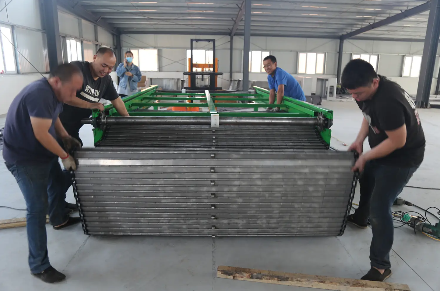 Custom belt conveyor assembly workshop